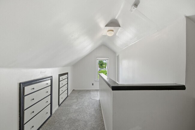 Building Photo - 14601 San Juan Dr