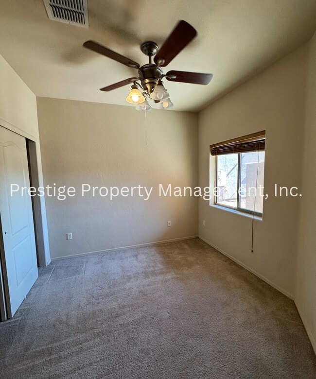 Building Photo - Super Cute 2Bd/2Ba Green Valley Home!!