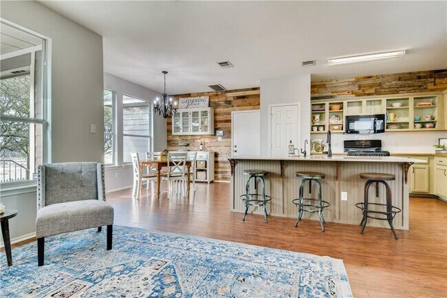 Building Photo - 903 Peyton Pl