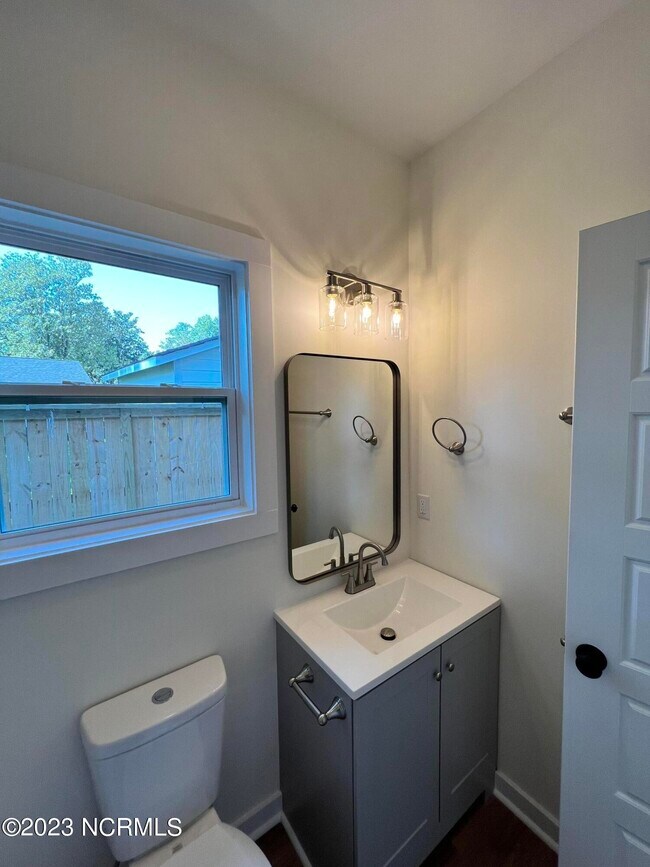 Building Photo - 4105 Peachtree Ave