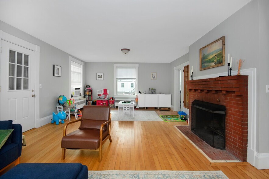 Building Photo - 71 New Boston Rd