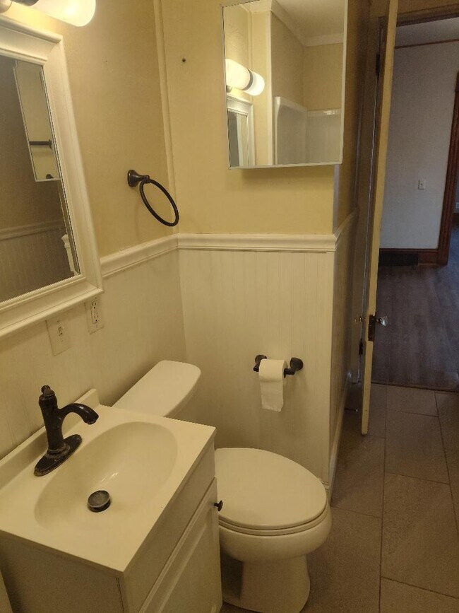 Building Photo - 3 BR/ 1 Bathroom - Stuart Neighborhood