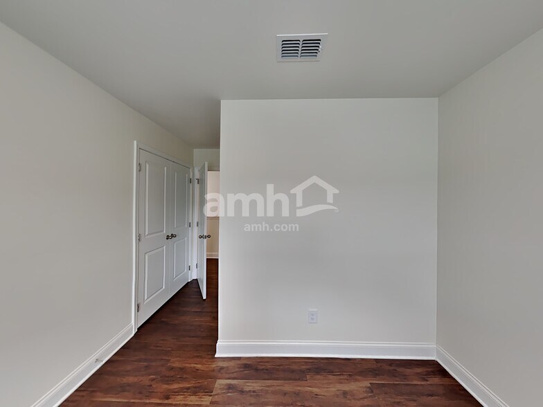 Building Photo - 893 Headland Wy