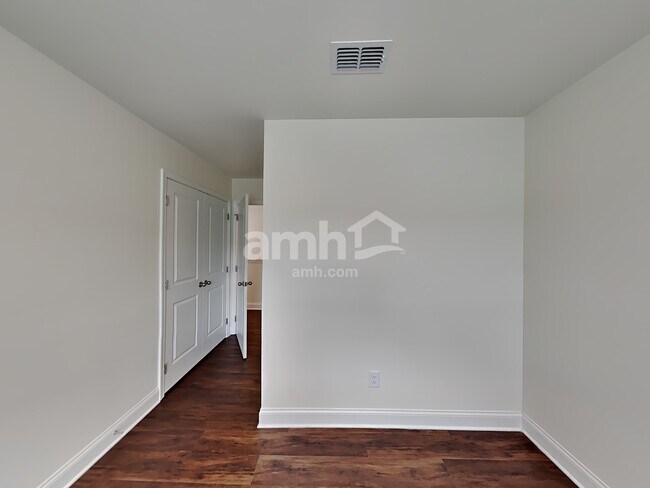 Building Photo - 893 Headland Wy
