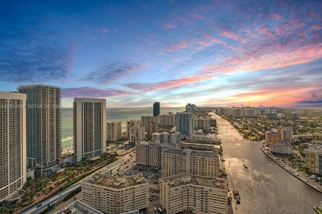 Building Photo - 4010 S Ocean Dr