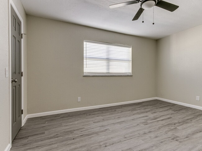 Building Photo - 1000 NW 88th St