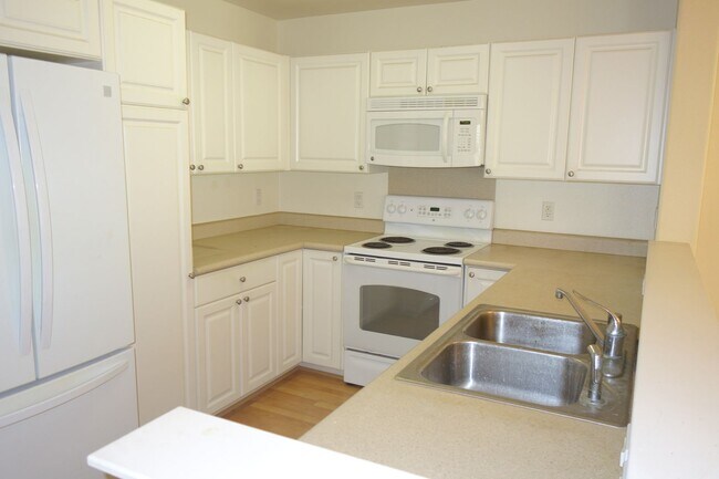 Building Photo - Wonderful 3 BD/2.5 BA in Ewa Beach!!!