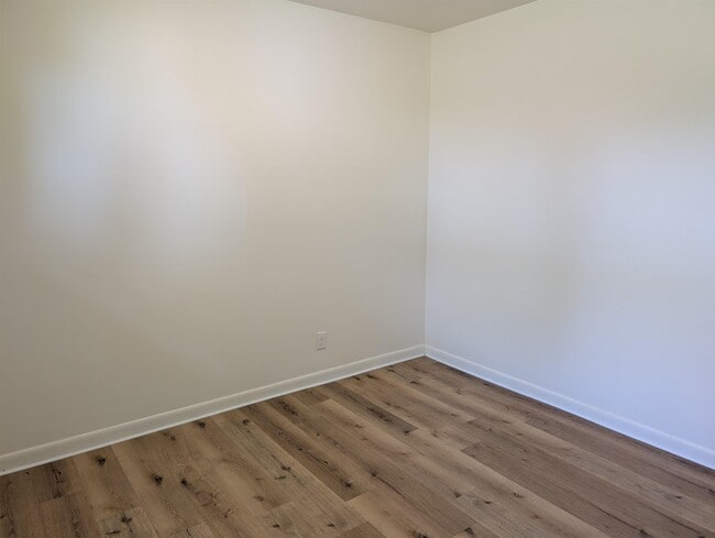 Building Photo - 311 Stewart Dr