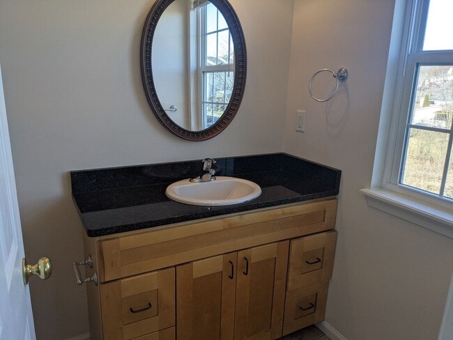 Building Photo - 3 Bedroom Townhouse For Rent in Charming Waynesboro, PA