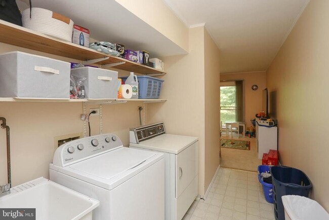 Building Photo - 4723 Leyden Way
