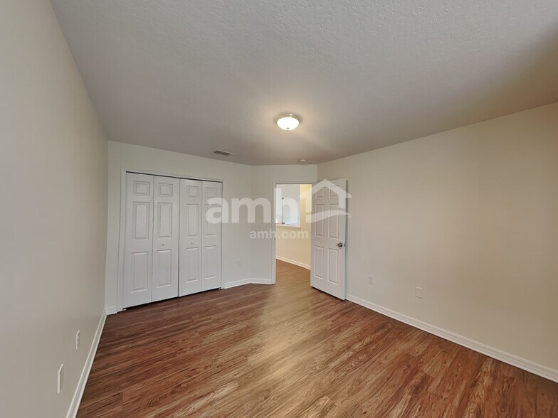 Building Photo - 12418 Castlemain Trail