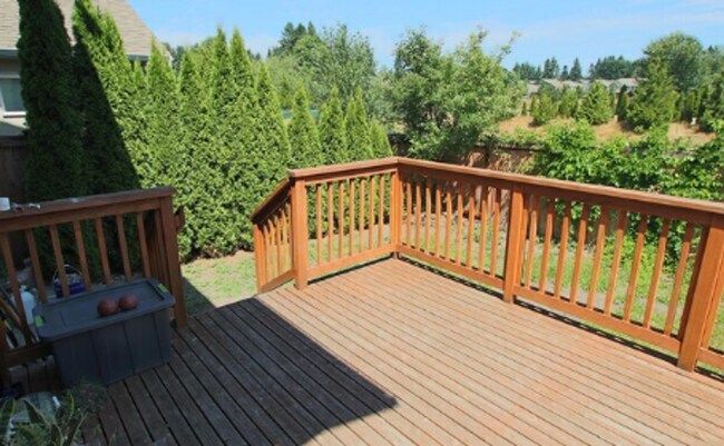 Building Photo - Spacious 3BR/2.5BA Home in Oly Schools w/ Open Floor Plan & Private Backyard