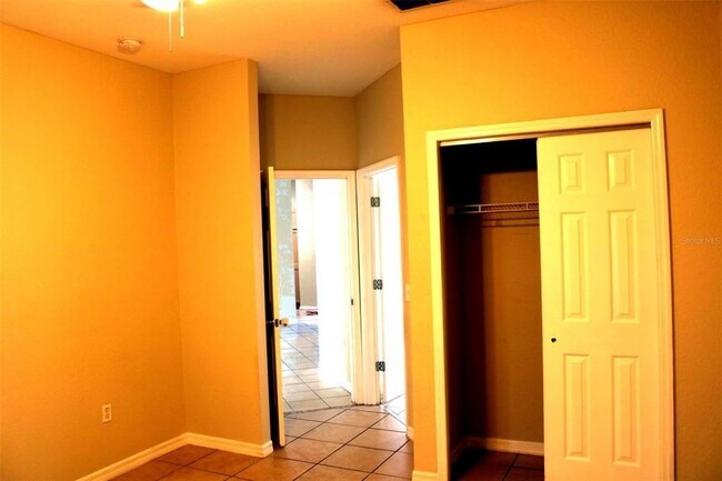 Building Photo - 1932 Magical Ln