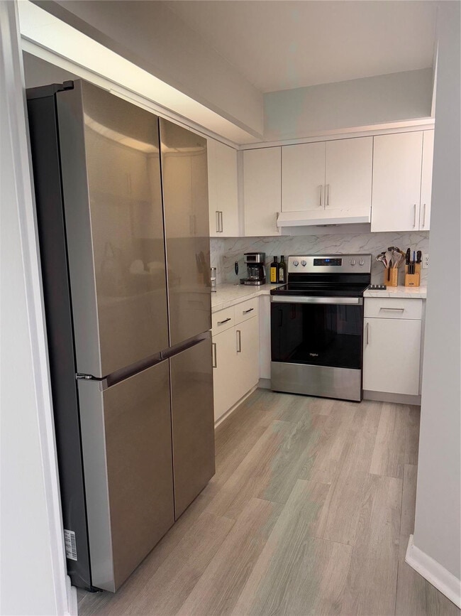 Building Photo - 12850 SW 4th Ct