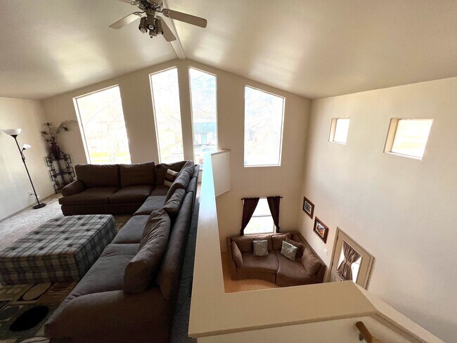 Building Photo - 309 S 15th St