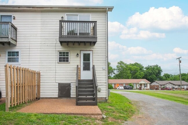 Building Photo - 1517 Meadow Bend Dr