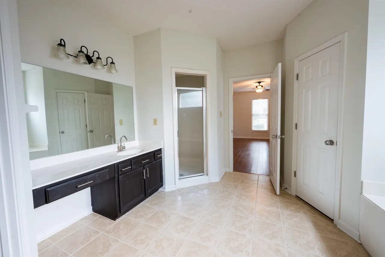 Building Photo - 3911 Lighthouse Ln
