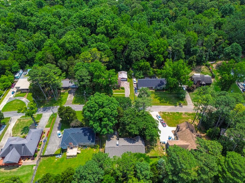 Building Photo - 157 Greenwood Dr