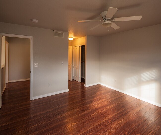 Building Photo - 1419 Red Mountain Dr