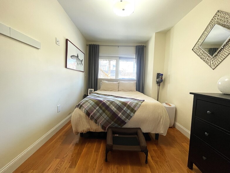 Building Photo - 62 Horace St