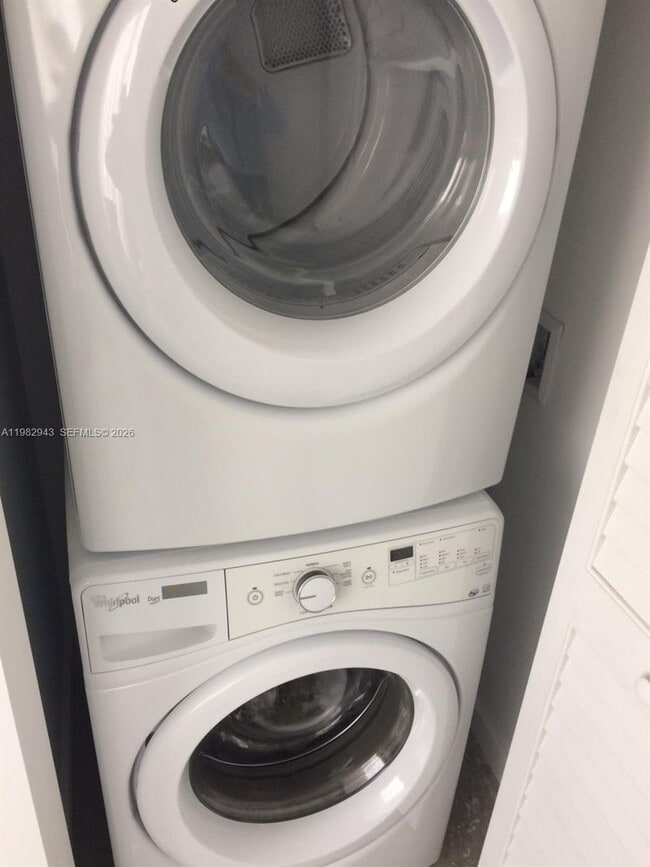 Building Photo - 151 SE 1st St