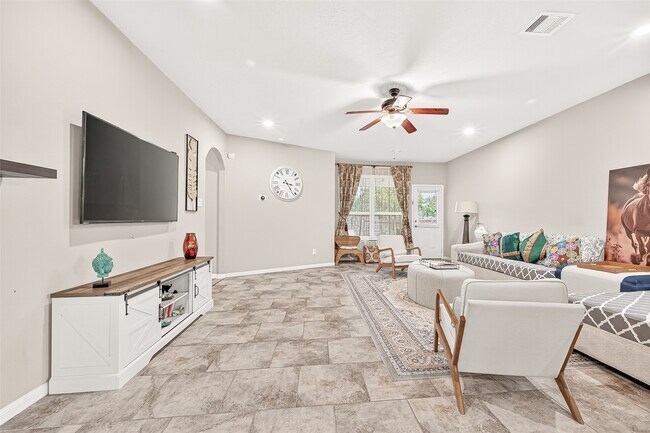 Building Photo - 20702 Sommerset Branch Ct