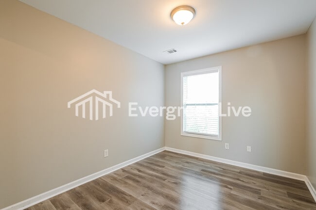 Building Photo - 6499 Snow Bird Ln