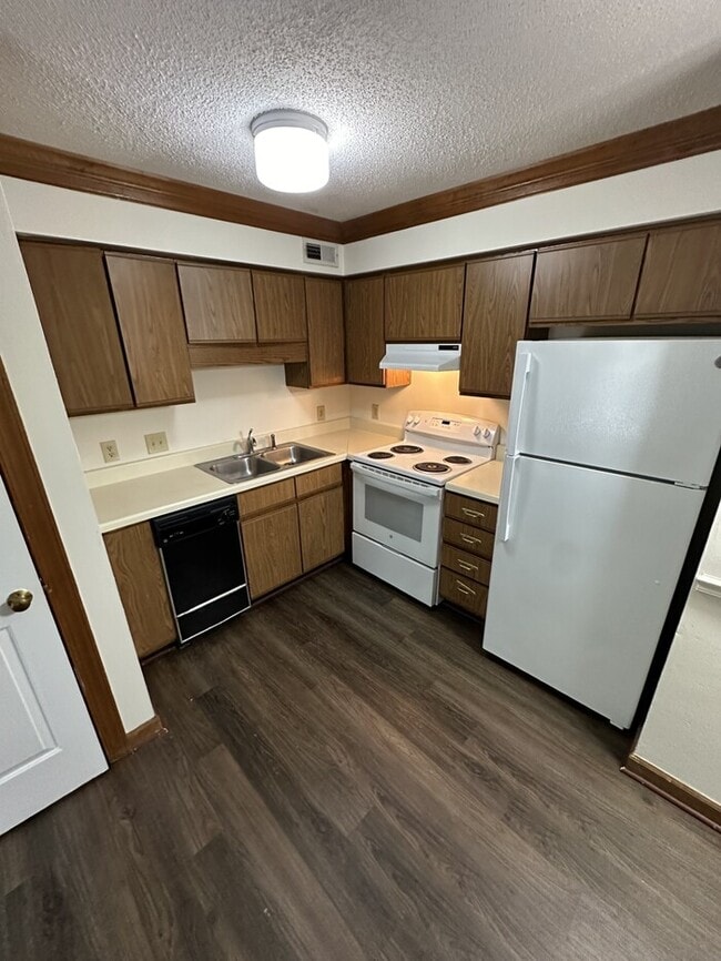 Building Photo - 3511 Ivy Commons Dr