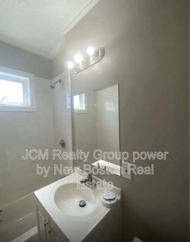 Building Photo - 23 Mall St