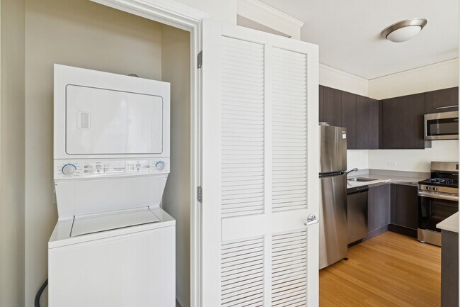 Building Photo - 225 N Columbus Dr