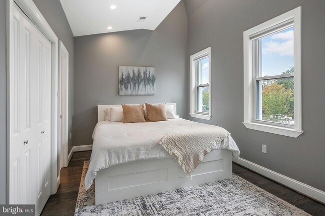 Building Photo - 4023 New Hampshire Ave NW