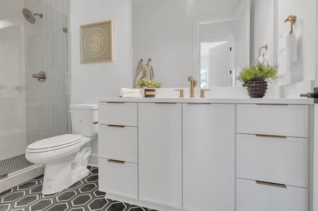 Building Photo - 2306 Ilolo St