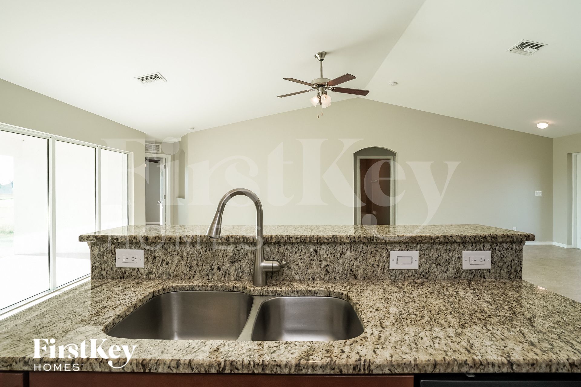 Building Photo - 1121 NW Juanita Pl