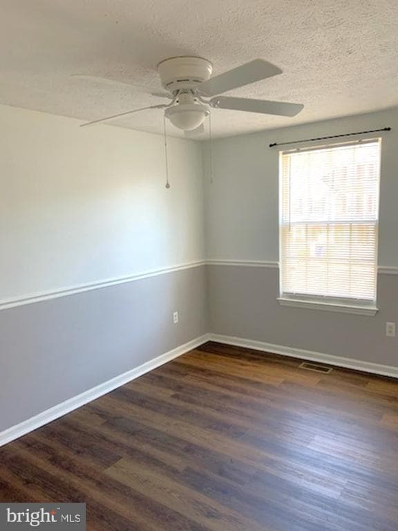 Building Photo - 557 Cascade Way