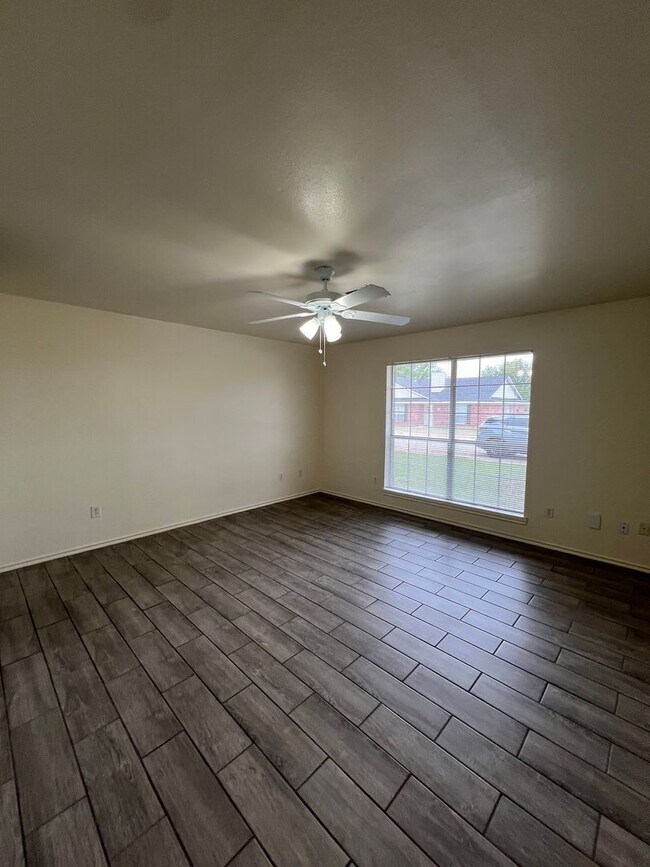 Building Photo - China Spring ISD Duplex