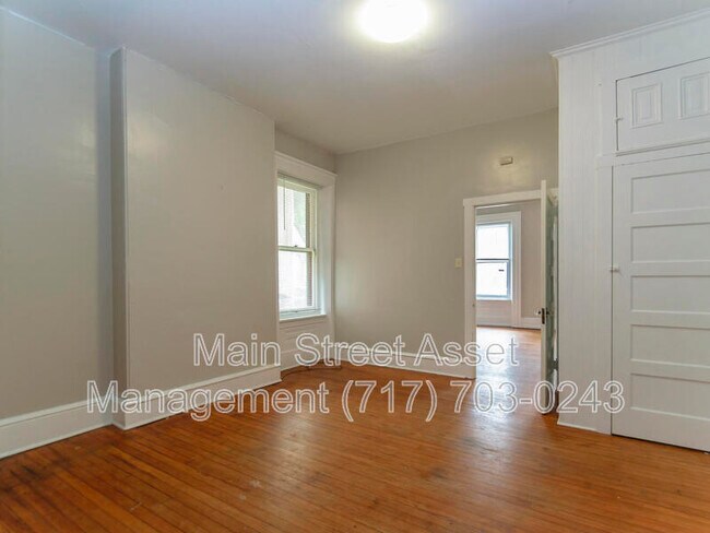 Building Photo - 59 King St