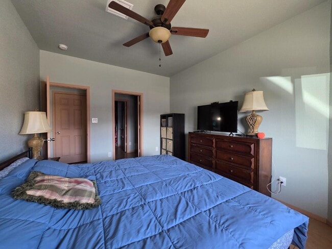 Building Photo - 14324 E 50th Dr