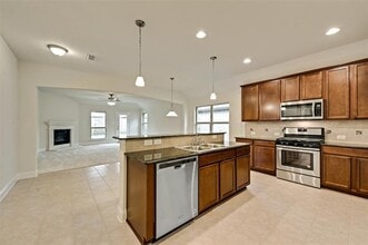 Building Photo - 816 Bird Creek Dr