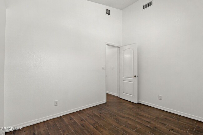 Building Photo - 3141 Fury Point Pl