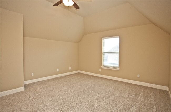 Building Photo - 3210 SW Stonepoint Ave