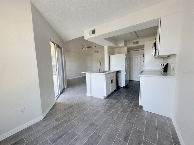 Building Photo - 1013 S Hiawassee Rd