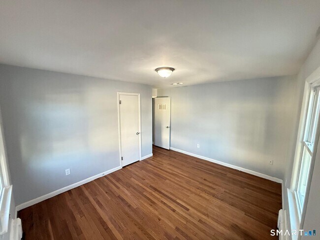 Building Photo - 522 Garfield Ave