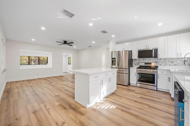 Building Photo - 1512 Fletcher St