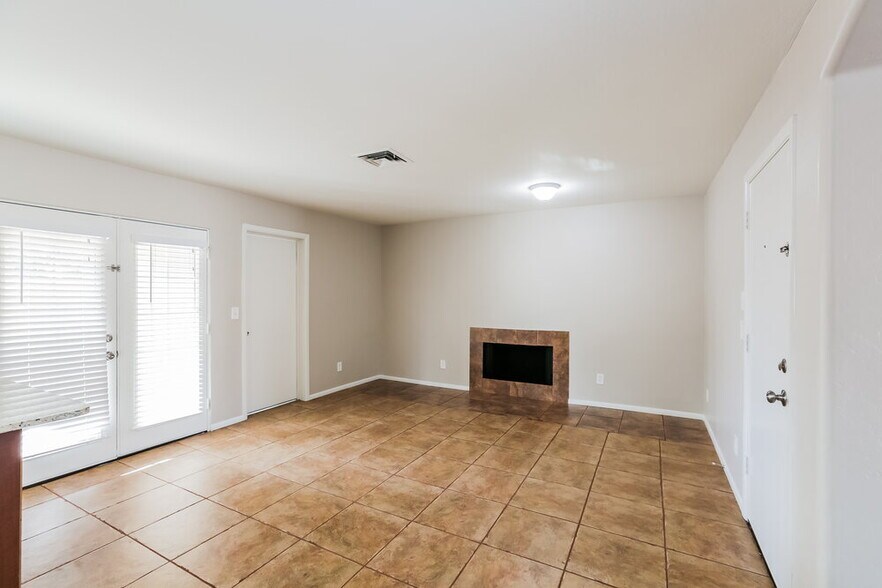 Building Photo - 7161 W Osborn Rd