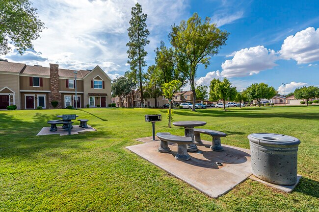 Building Photo - 18604 N 33rd Dr