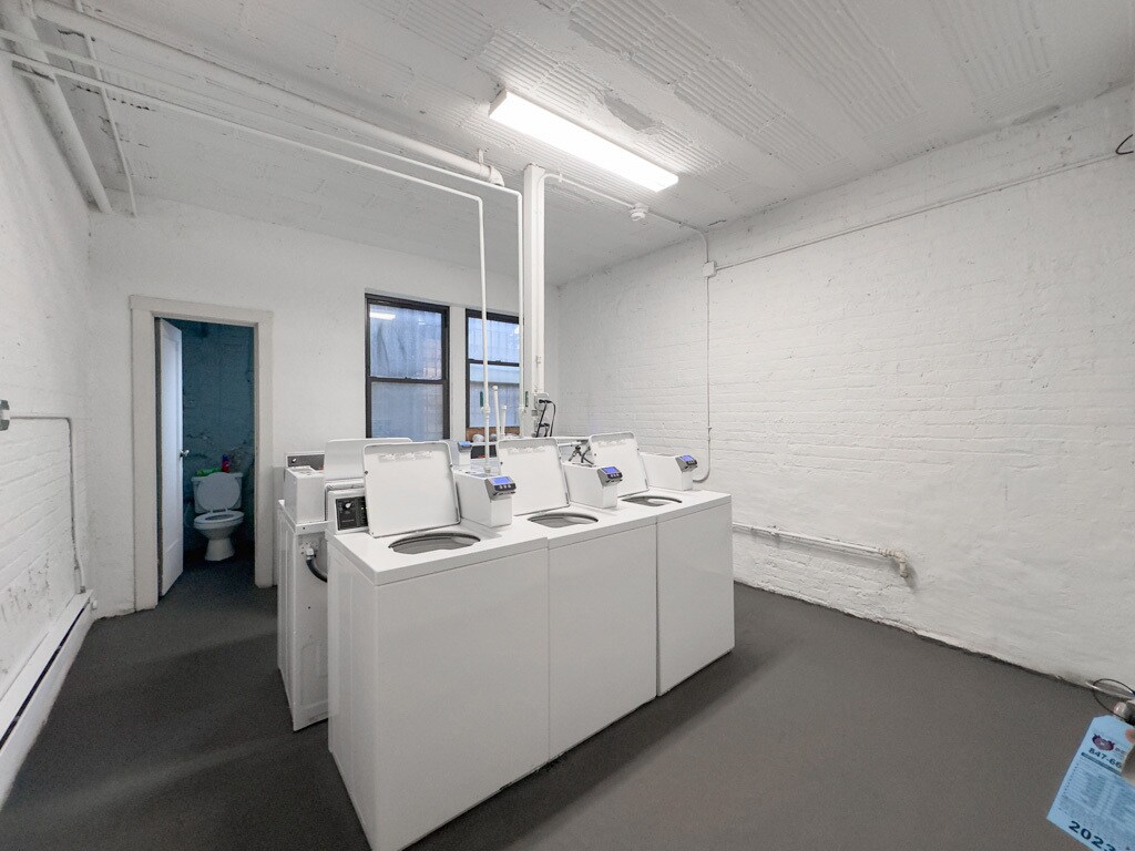 Building Photo - 2424 N Kedzie Blvd