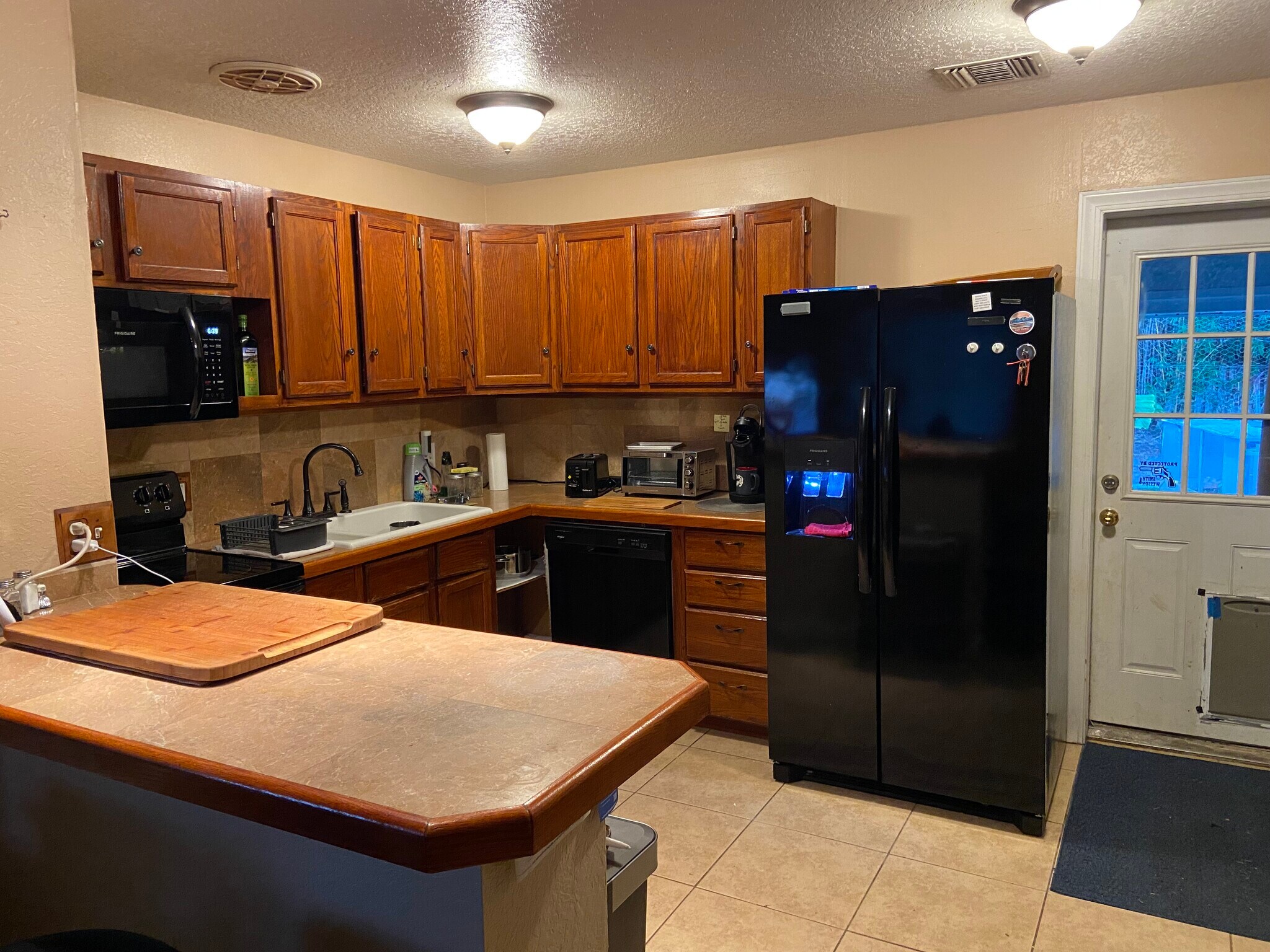 Building Photo - 2601 Bonneville Dr