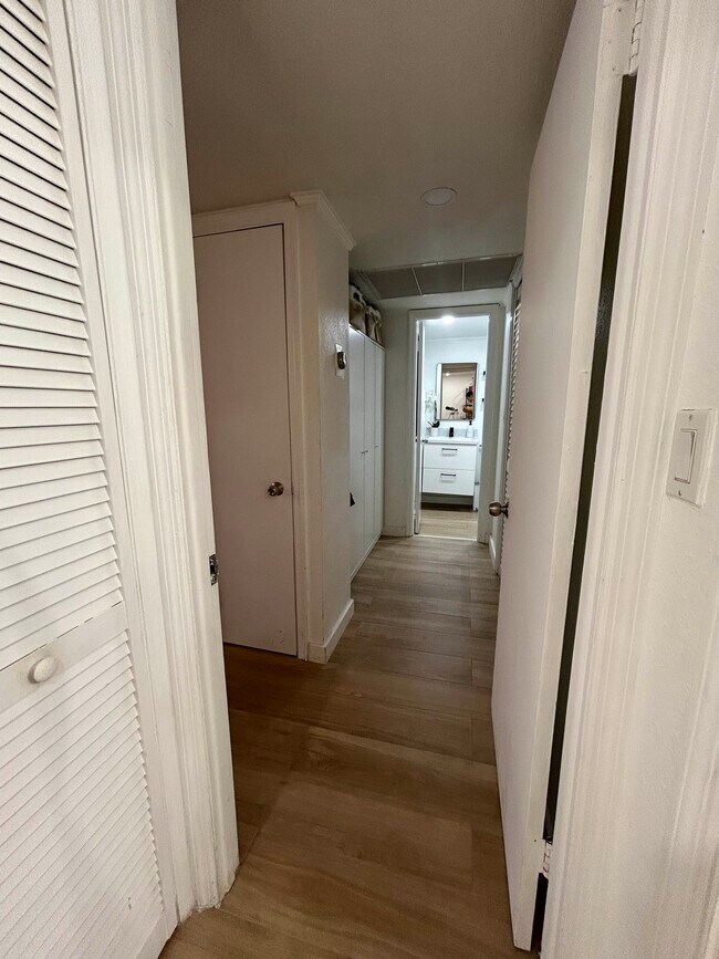 Building Photo - 5838 Collins Ave