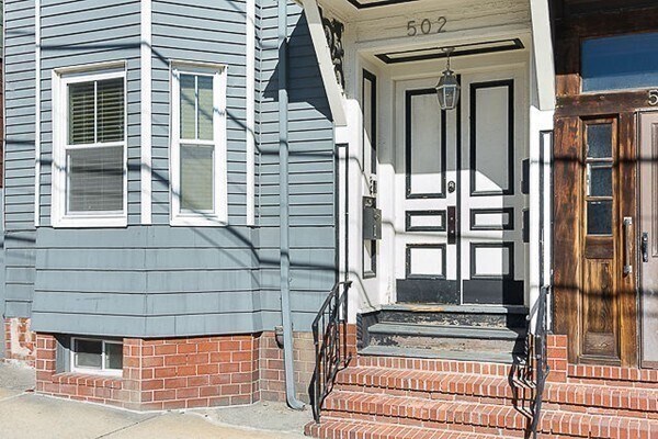 Building Photo - 502 Sumner St