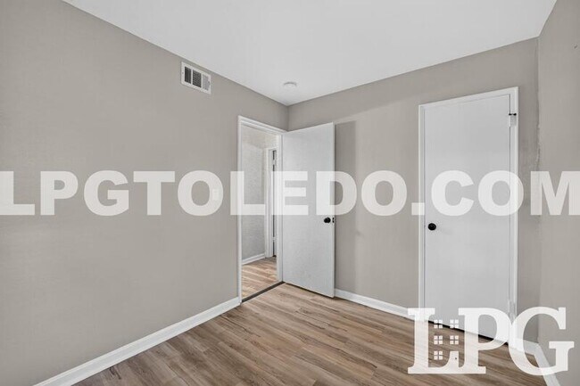 Building Photo - 5129 Wissman Rd